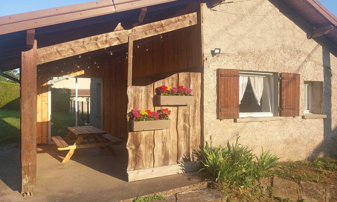 Xertigny House | Quiet house for 4 people, games area, private bowling green, table tennis.