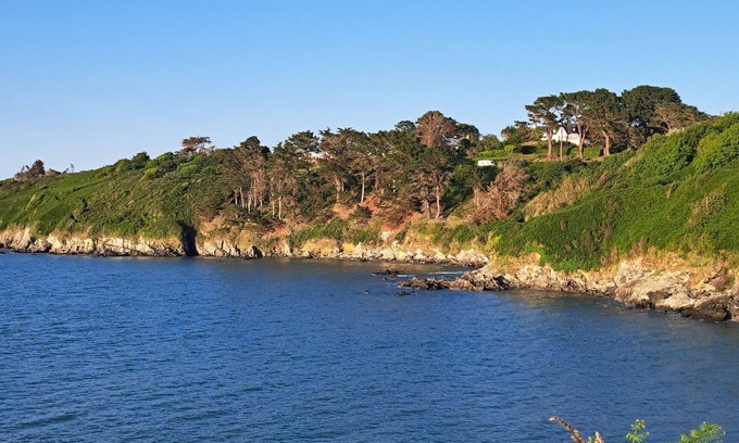 Plouaret House | Quiet house near pink granite coast and hiking trails