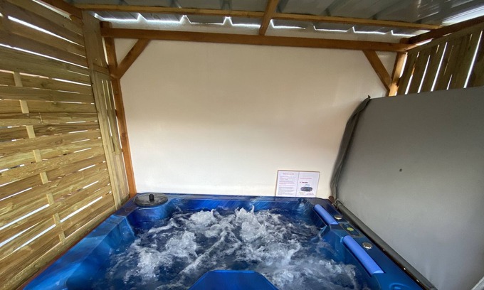 Husseren-Wesserling House | Quiet house with garden, private jacuzzi, dogs welcome!