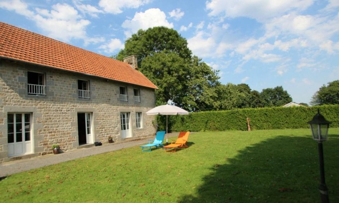 Beslon Cottage | Quiet house with parking, near Villedieu-les-Poêles