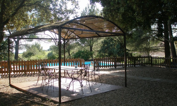 Grambois House | quiet luberon villa + large pool
