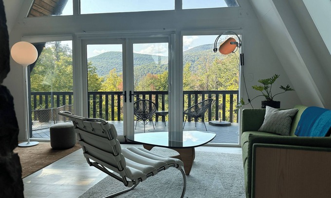 Mount Tremper House | Quiet Luxury Retreat in the Catskills - 2 bedrooms, Designer Amenities