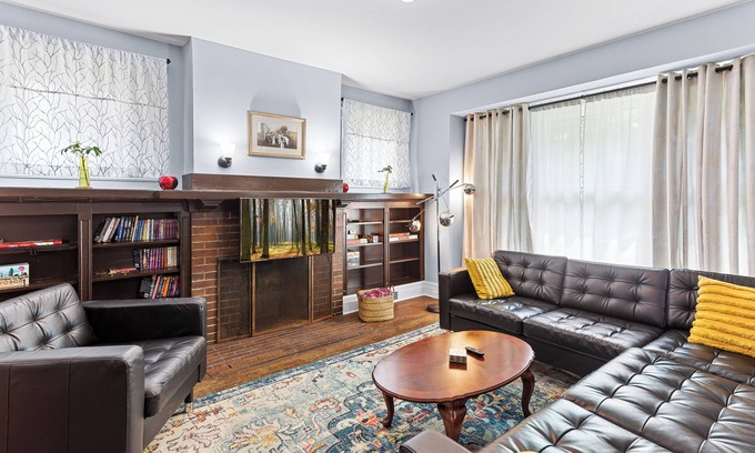 New Center Detroit House | Quiet luxury