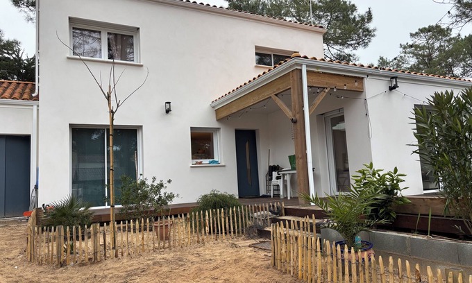 La Tranche-sur-Mer House | Quiet, modern house in the heart of the pine forest, 3 minutes from the beach.