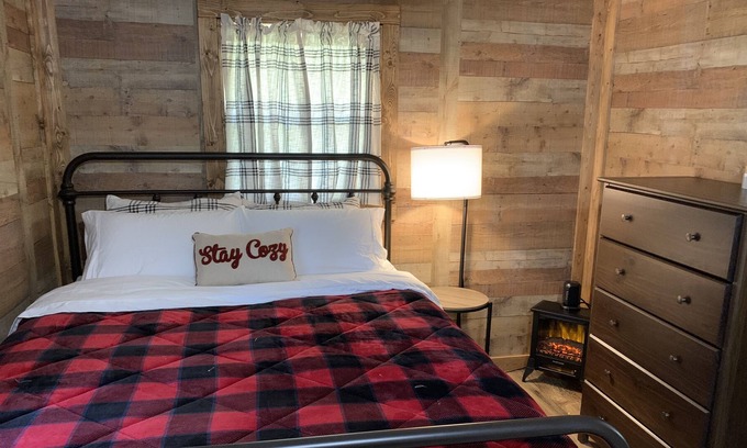 Weaverville Cottage | Quiet Mountain Country Cottage