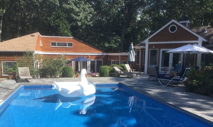 East Hampton Villa | Quiet Privacy in the Hamptons