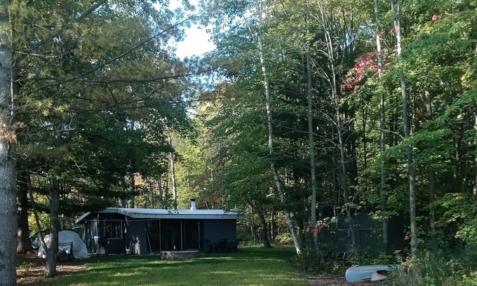 Grawn House | Quiet Private Lake Cabin