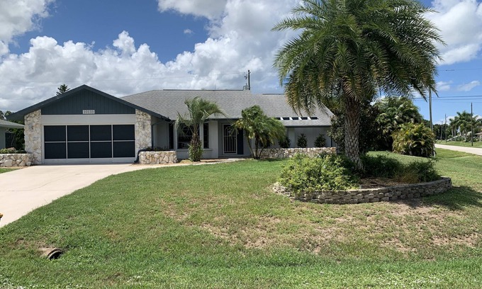 Englewood East House | Quiet Retreat with everything you need