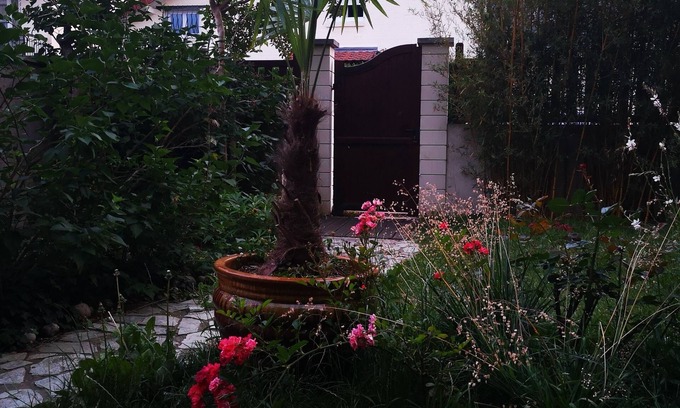 Clamart Apartment | Quiet studio between Paris and Versailles