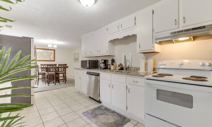 Peachtree City Cottage | Quiet Vacation Rental in Peachtree City w/Yard!