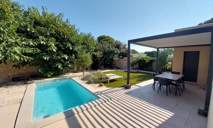 Sausset-les-Pins Villa | Quiet villa with swimming pool, 300m from the sea, shops and port