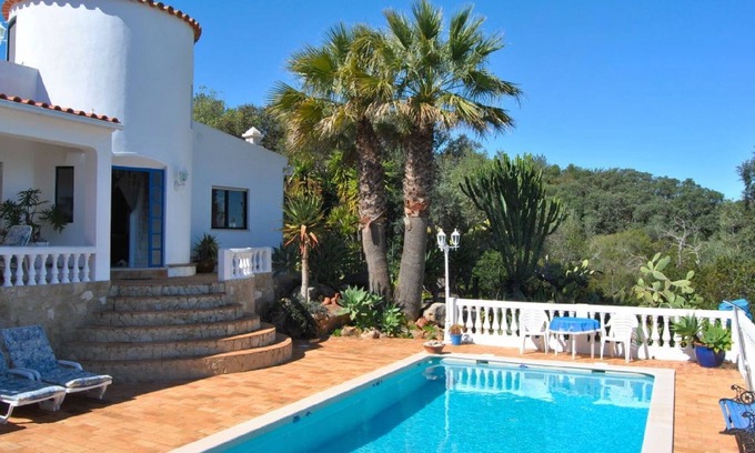 Moncarapacho e Fuseta House | Quiet villa with large garden, pool and fantastic views