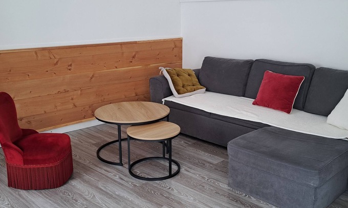 Plouaret House | Quiet village center house