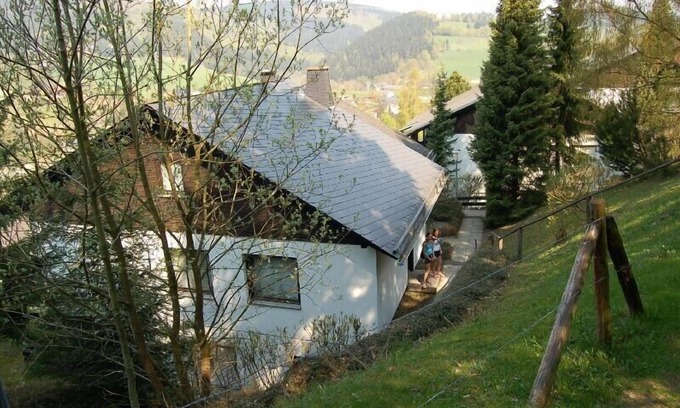 Schwalefeld Apartment | Quietly located vacation home near Willingen with a beautiful view