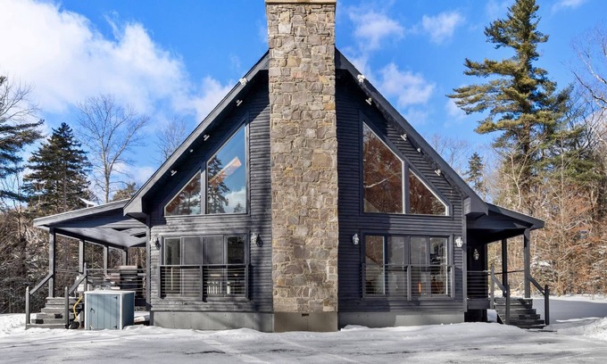 Becket House | Quintessential 6-BR Berkshires Lodge