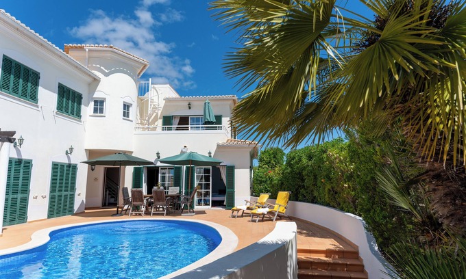 Funchal Villa | Quit villa with large pool and sea views, perfect for families and couples