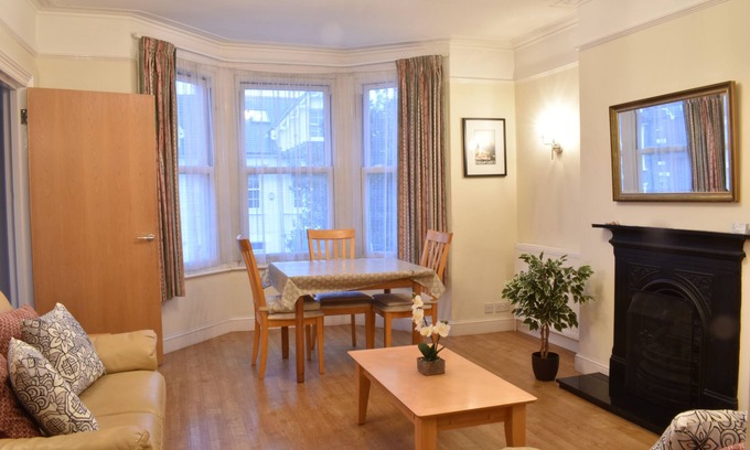 North Richmond Apartment | Quite Central Richmond Apartment, Sleeps 3