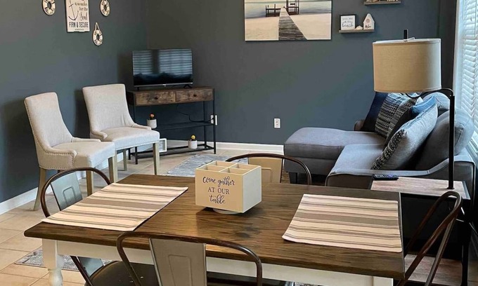 Myrtle Grove Apartment | Quite retreat 4 miles from the beach!