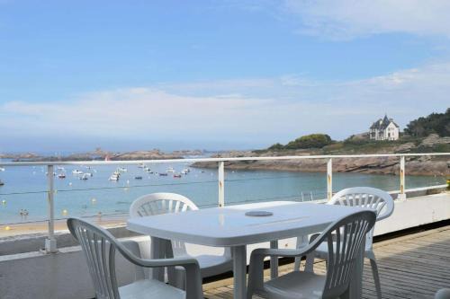 Tregastel Apartment | Résidence Les Sept Iles - Vacances vue mer à 180°et les pieds dans l'eau ! MAE-3504