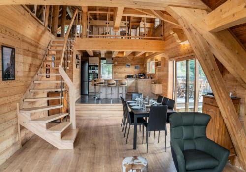 Les Orres Ski Chalet | Résidence Pramouton - Sublime chalet aux grands espaces de convivialité MAE-3591