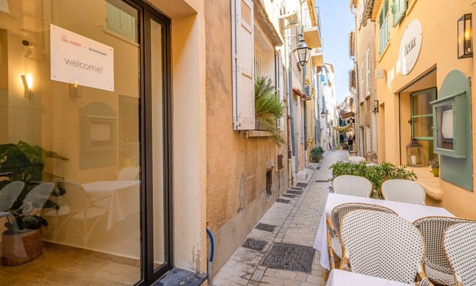 Old Town Apartment | Résidence Saint-Tropez FENIERS