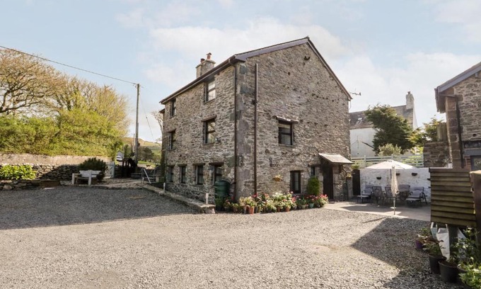 Kirksanton House | Raceside Cottage