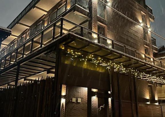 Esto-Sadok House | Raduzhny Guest House