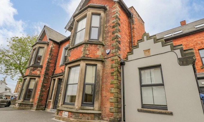 Scarborough City Centre House | Railway House