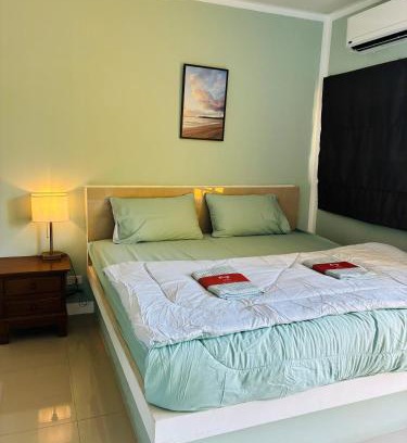 Bophut Apartment | Rainbow Room No 10 Front of Haad Rin Queen Ferry
