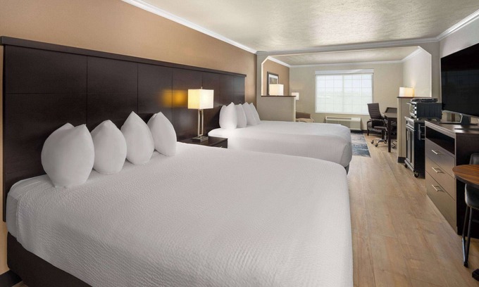 Moses Lake Hotel | Ramada by Wyndham Moses Lake