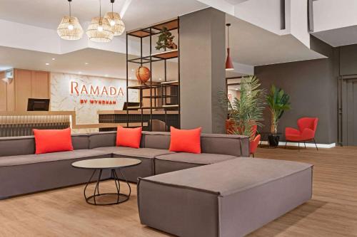 Almussafes Hotel | Ramada by Wyndham Valencia Almussafes