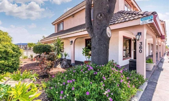 Gilroy Hotel | Ramada Limited Gilroy