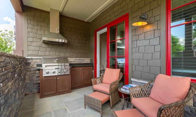 Lenoir Condo | Ramblestone Cottage - Luxury condo with access to the Blue Ridge Mountain Club amenities