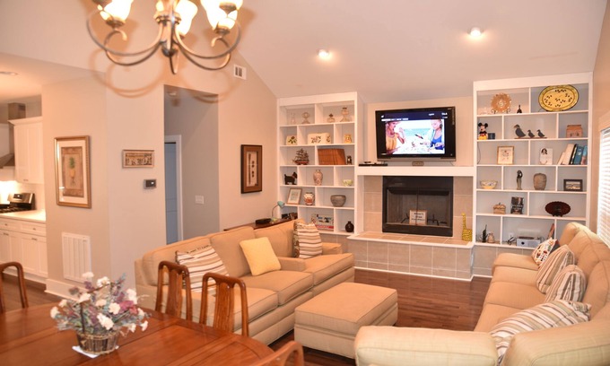 Saint Helena Island House | Ranch, 6 bedrooms and 5 baths home near Parris Island and Beaufort is beautiful.