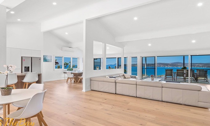 Salamander Bay House | Randall Drive No 64 - Magnificent Views - Pool - Air con - WiFi - The list goes on!