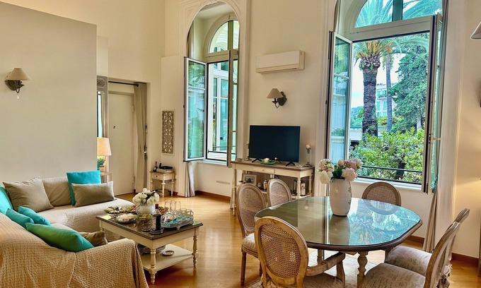 Old Town Apartment | 🍋 RARE FIND - STUNNING SEAFRONT APARTMENT IN TROPICAL GARDENS- IDEALLY LOCATED
