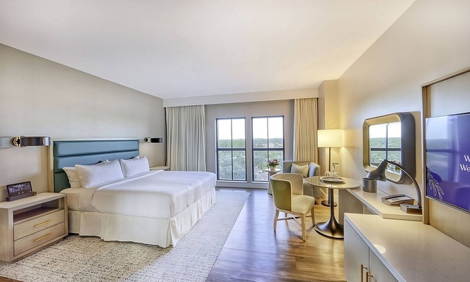 Baytowne Wharf Apartment | Rare Gem! Outdoor Pool, Pets Allowed, Near Henderson Beach State!