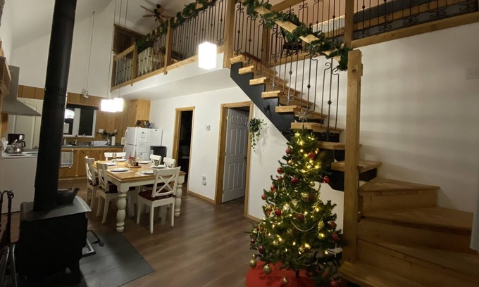 Saint-Calixte Ski Chalet | Rare! Waterfront Chalet, SPA, Skating Rink, Skiing!
