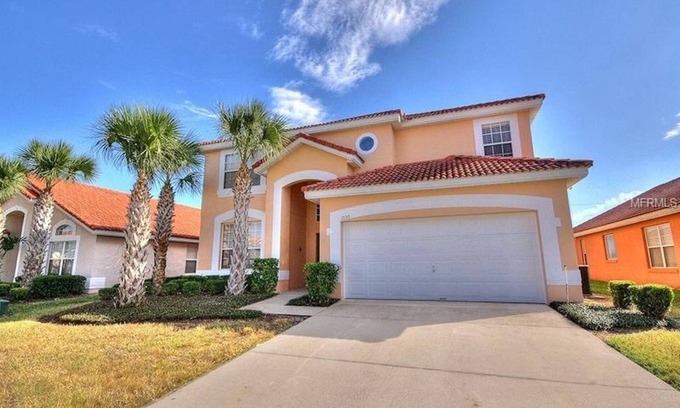 Solana Villa | RATED#1 BEST HOME Near Disney! LUXURY 6BEDROOM VILLA ,GATED RESORT ,POOL,SPA