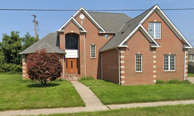 Cleveland House | Rated Top 4 Places to Stay in Cleveland by cleveland.com newspaper!