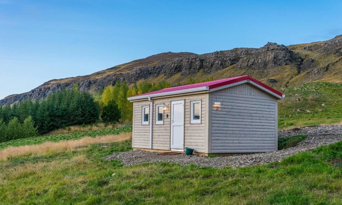 Budardalur House | Ravencliff Lodge