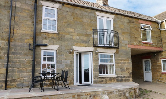 Whitby Cottage | RAW PASTURES, family friendly, with a garden in Whitby