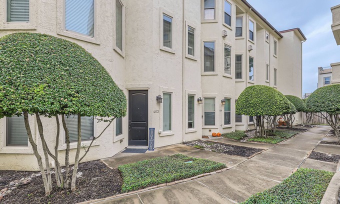 Oak Lawn House | Rawlins 405 Home: 3 Bedroom Retreat Near Dallas TX