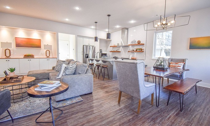 Fayetteville House | Razorblock North - 1 mi from DT - 3 blocks to UofA