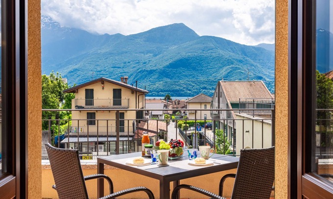 Consiglio di Rumo Apartment | Re16 Regina by Interhome