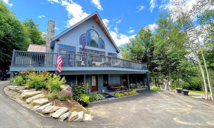 Bretton Woods House | RE53 Beautiful Bretton Woods slopeside home, amazing views! AC, Hot Tub, Pool Table, Dog Friendly!