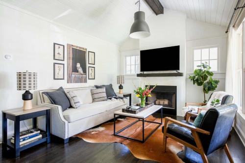 Inman Park Apartment | Ready Aim