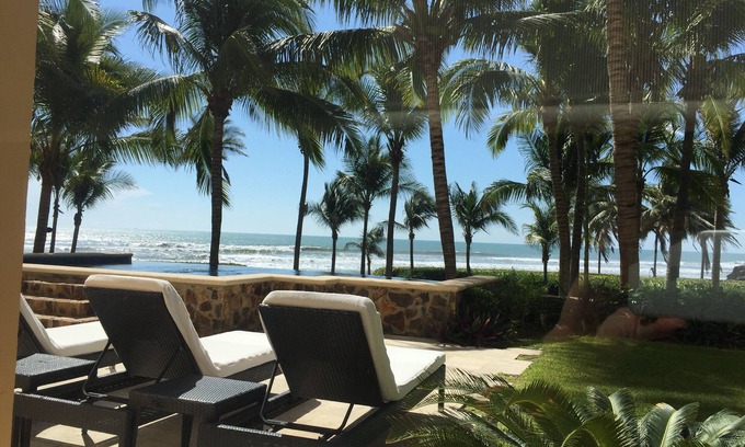 Acapulco Apartment | Real Beachfront paradise apartment