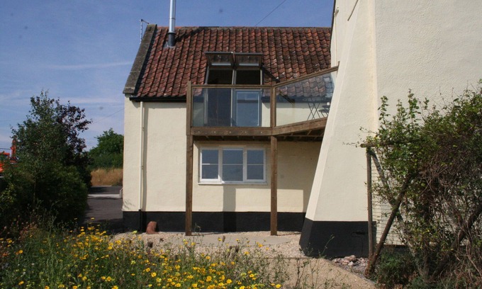 Coxley Cottage | Recent conversion. Near major tourist attractions, shops and lovely countryside.