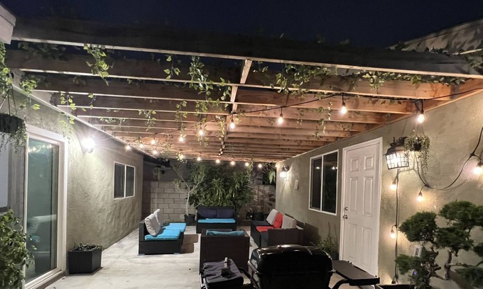 Santa Ana House | Recently Renovated: 4BR-3BA Oasis Near Disneyland